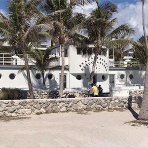 Meet your Posher, Kirke